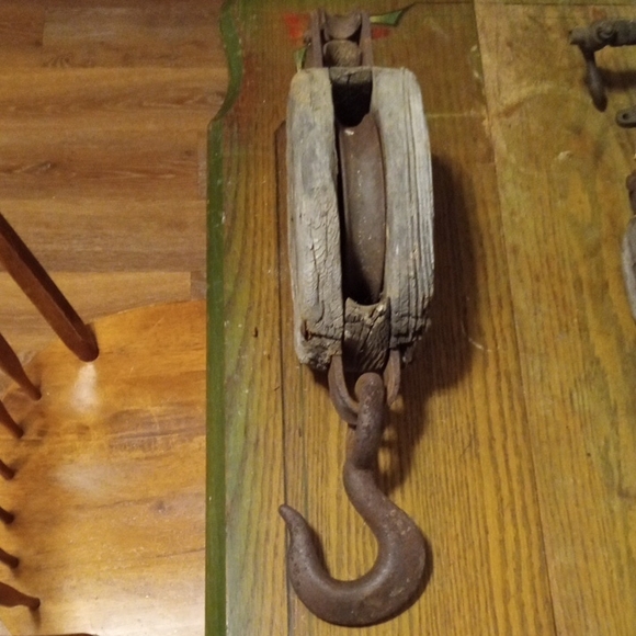 Rustic Wooden Pulley with Hook